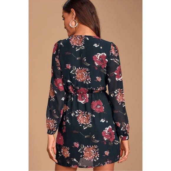 Lulu’s XS Navy Floral Dress - Picture 4 of 8